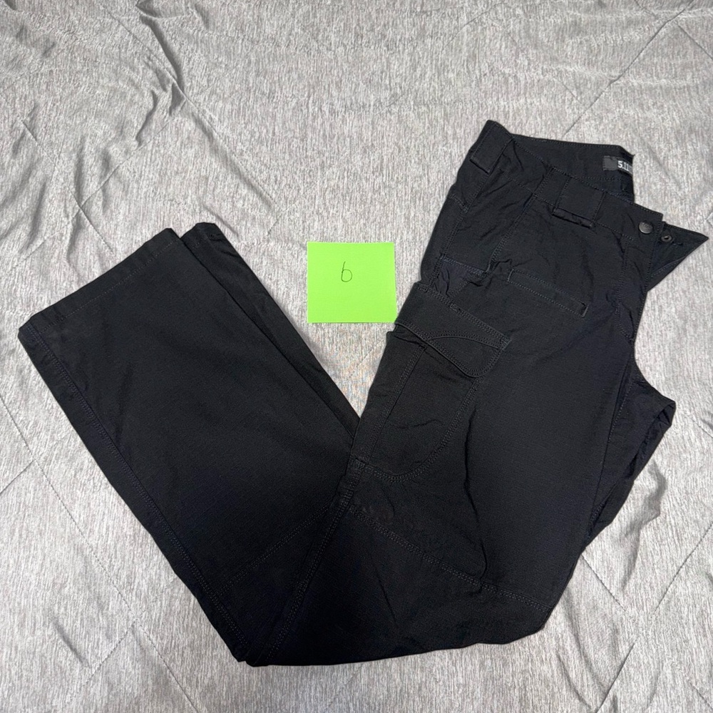 Women’s 5.11 Tactical pants SZ: 8 Long